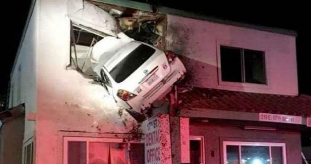 coche-accidente-casa_11_1000x528