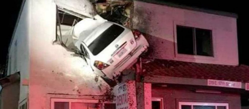 coche-accidente-casa_11_1000x528